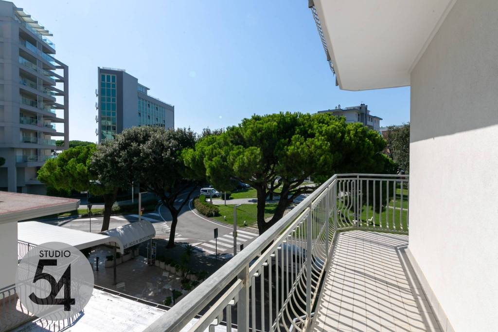 appartamento in vendita a Jesolo in zona Lido