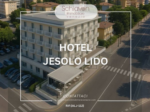 negozio in vendita a Jesolo in zona Lido