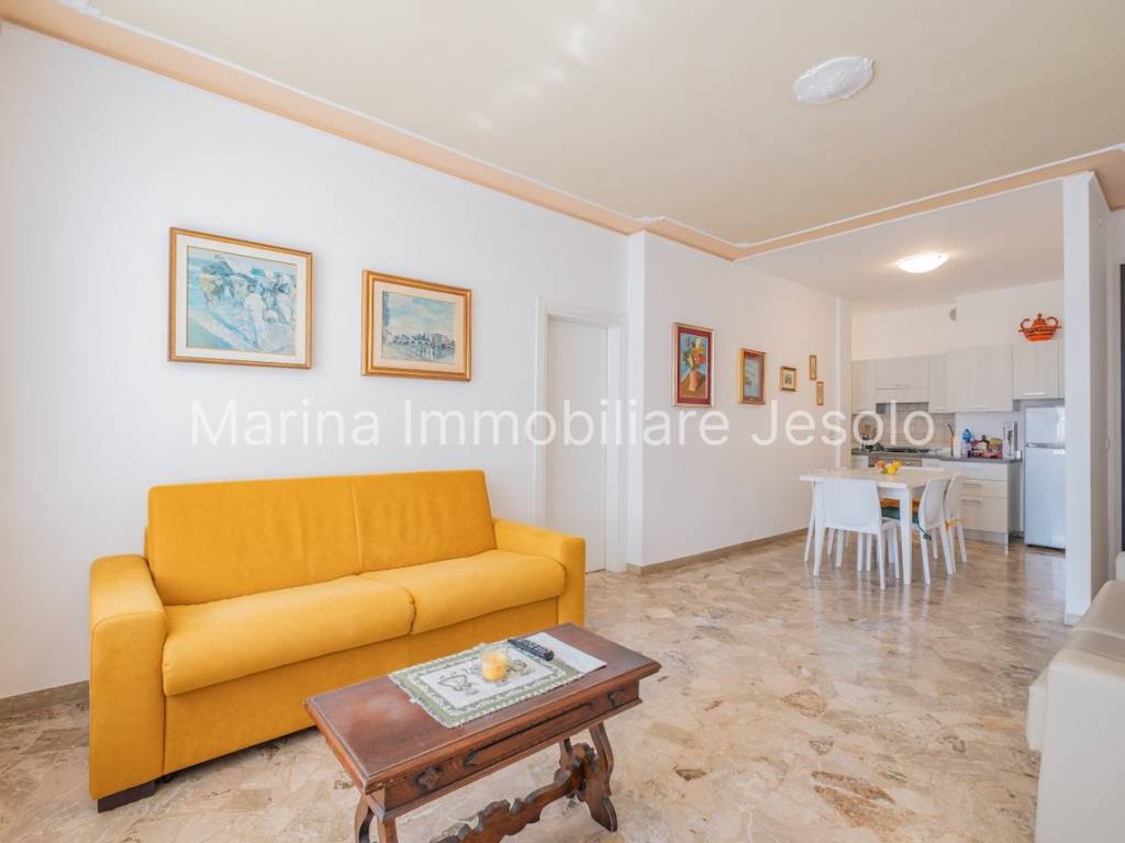 appartamento in vendita a Jesolo in zona Lido