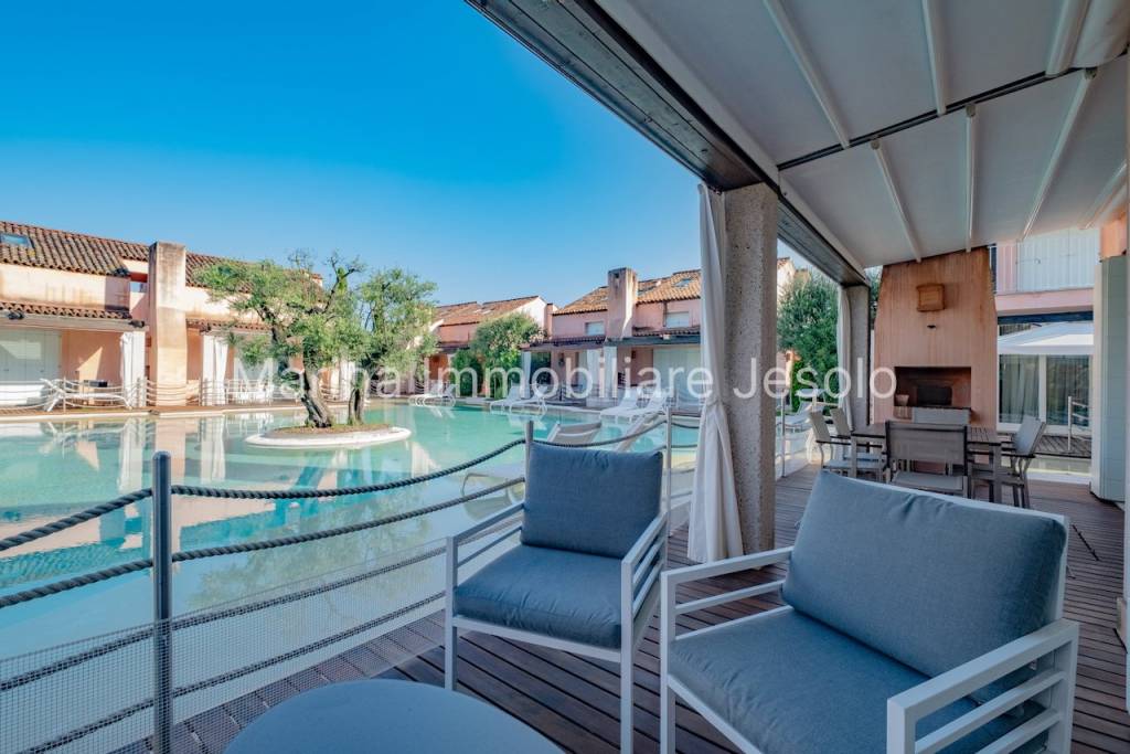 casa indipendente in vendita a Jesolo in zona Lido