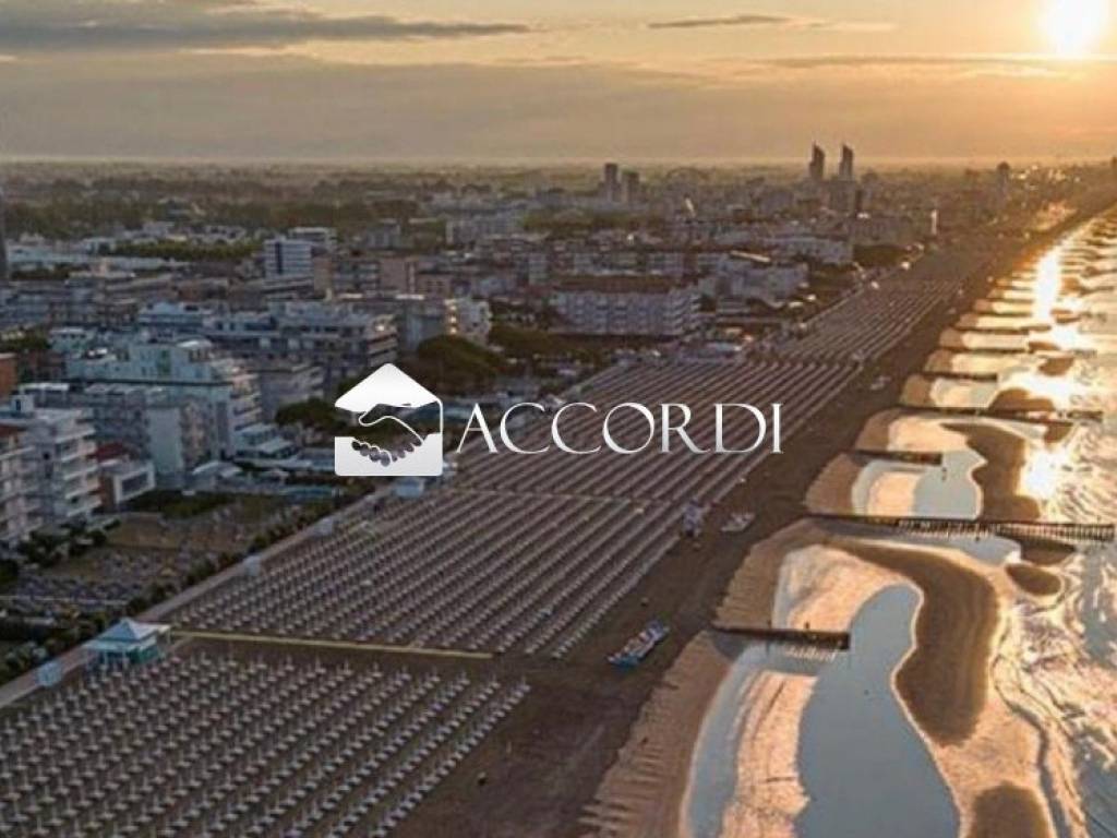 negozio in vendita a Jesolo in zona Lido