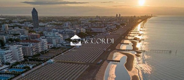 negozio in vendita a Jesolo in zona Lido