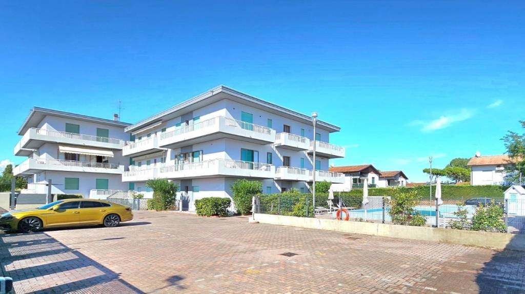 appartamento in vendita a Jesolo in zona Lido