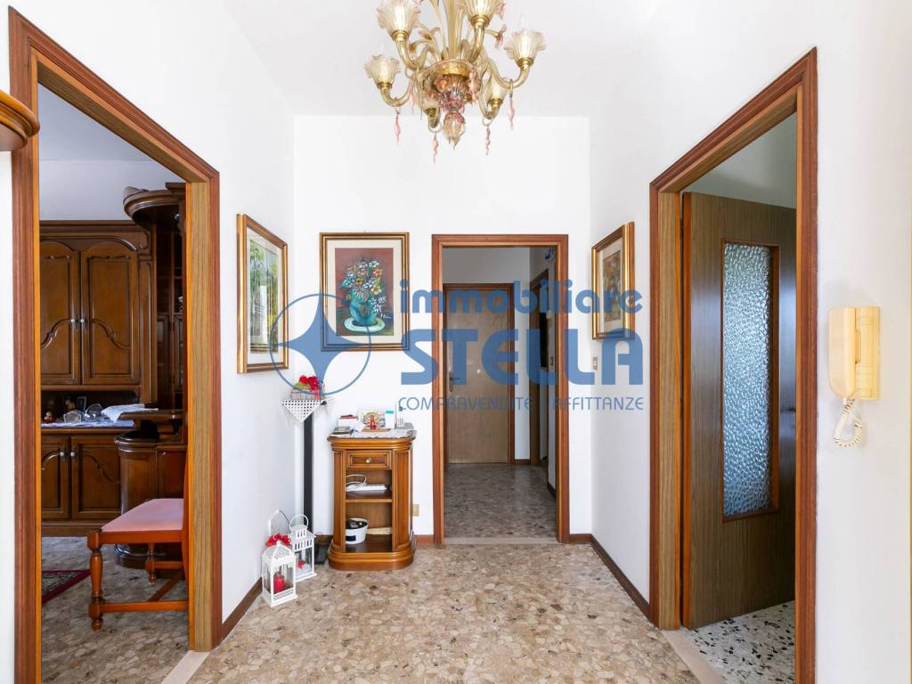 appartamento in vendita a Jesolo in zona Lido