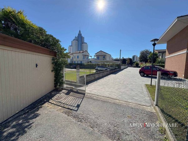 casa indipendente in vendita a Jesolo in zona Lido