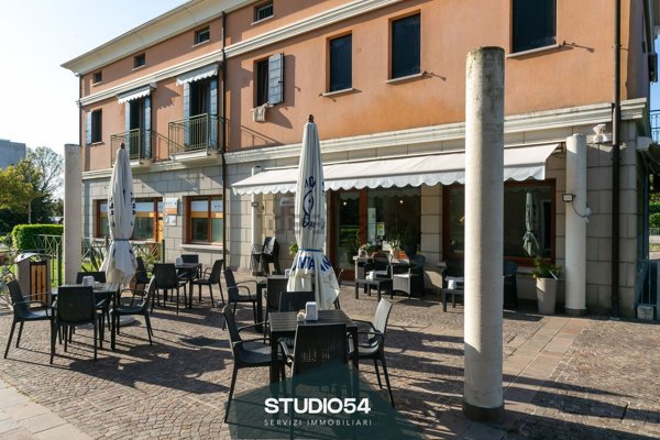 locale commerciale in vendita a Jesolo