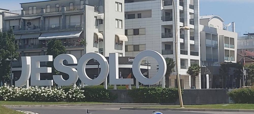 ufficio in vendita a Jesolo in zona Lido