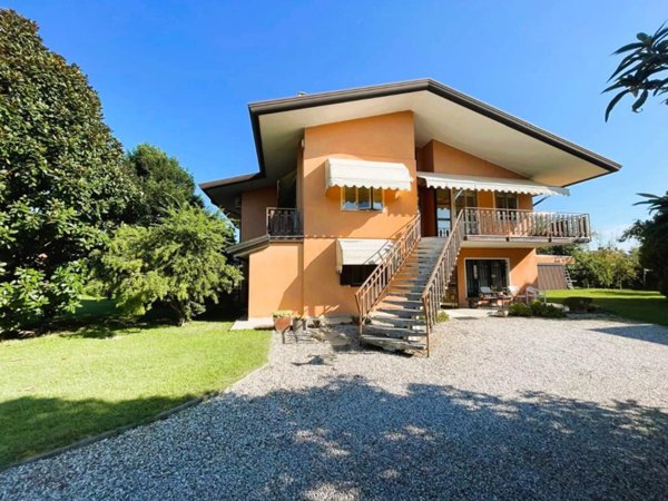 casa indipendente in vendita a Jesolo in zona Lido