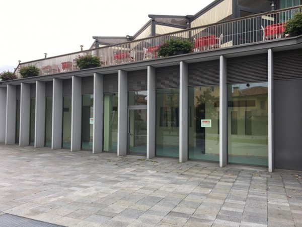 locale commerciale in vendita a Jesolo in zona Lido