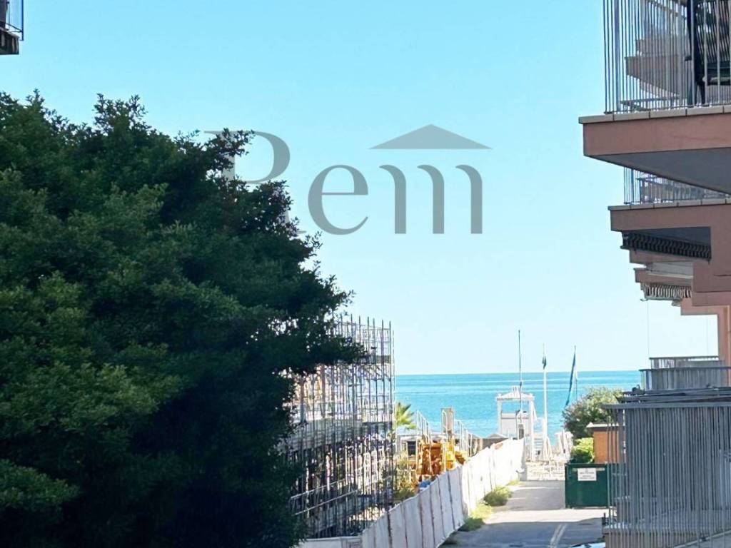 appartamento in vendita a Jesolo in zona Lido