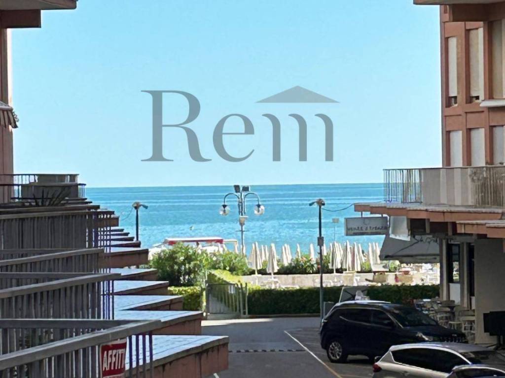 appartamento in vendita a Jesolo in zona Lido