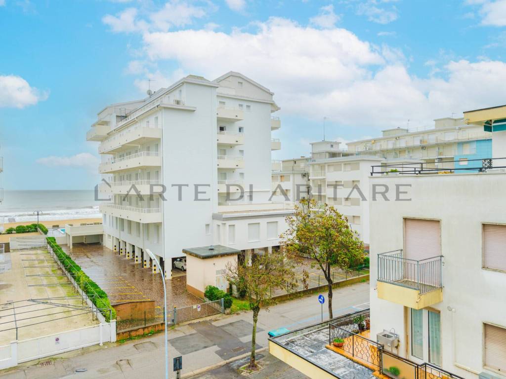 appartamento in vendita a Jesolo in zona Lido
