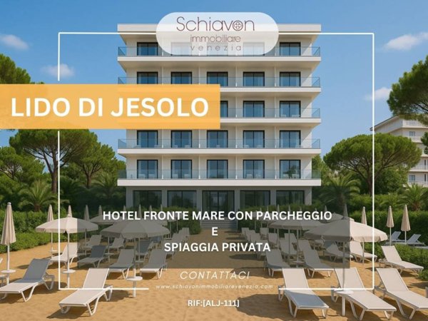 negozio in vendita a Jesolo in zona Lido