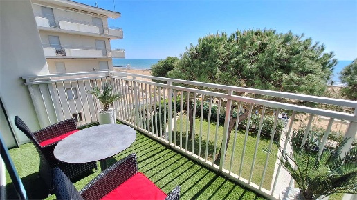 appartamento in vendita a Jesolo in zona Lido