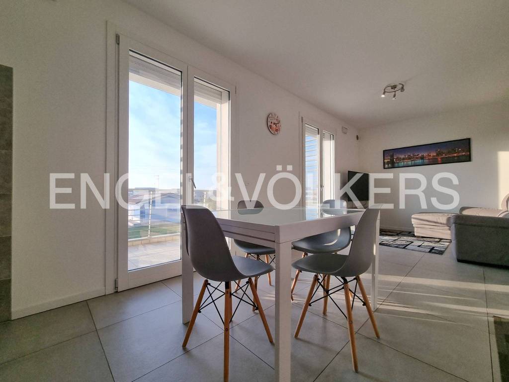 appartamento in vendita a Jesolo in zona Lido