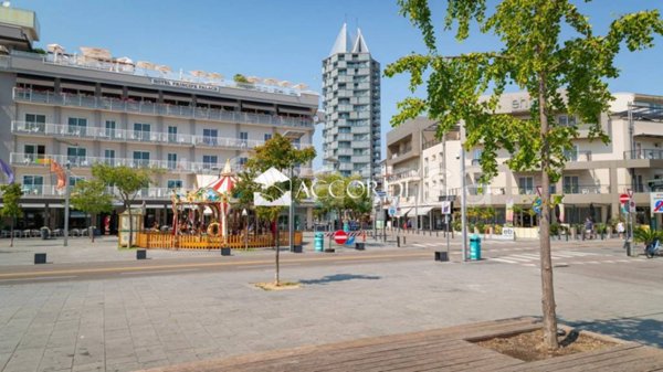 negozio in vendita a Jesolo in zona Lido