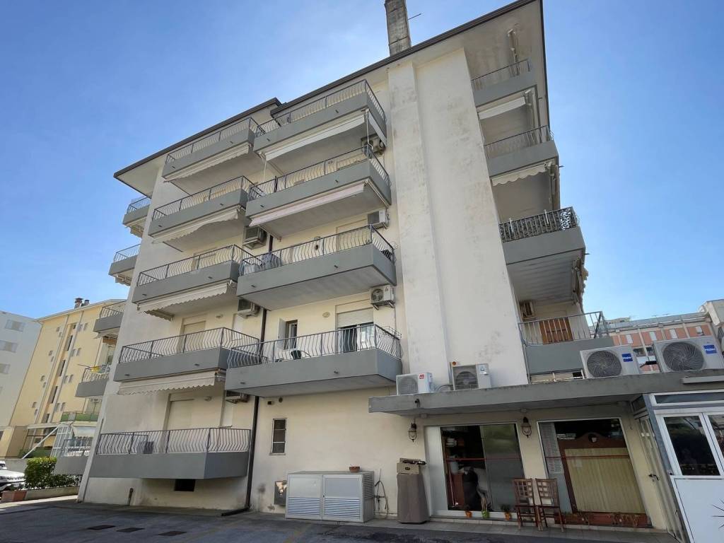 appartamento in vendita a Jesolo in zona Lido