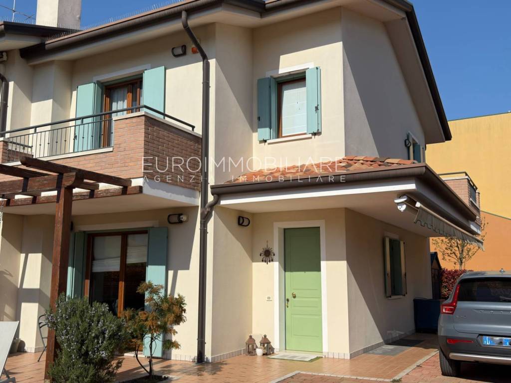 casa indipendente in vendita a Jesolo in zona Lido