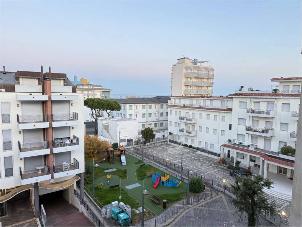 appartamento in vendita a Jesolo in zona Lido