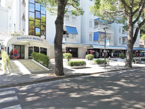 negozio in vendita a Jesolo in zona Lido