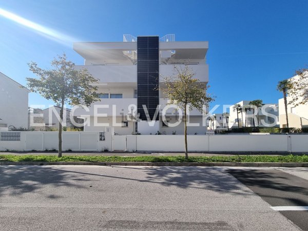 appartamento in vendita a Jesolo in zona Lido