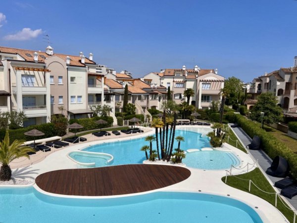 appartamento in vendita a Jesolo in zona Lido