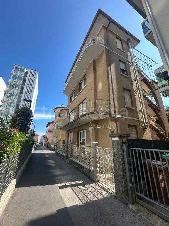 appartamento in vendita a Jesolo in zona Lido