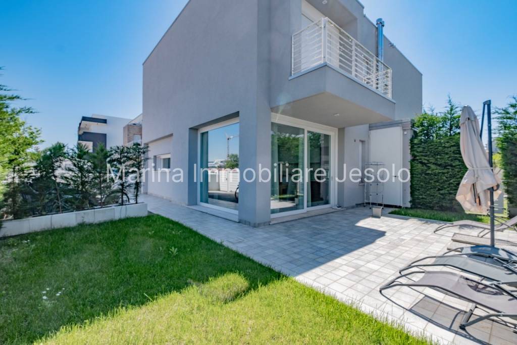 casa indipendente in vendita a Jesolo in zona Lido
