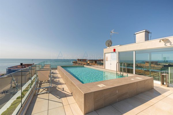 appartamento in vendita a Jesolo in zona Lido