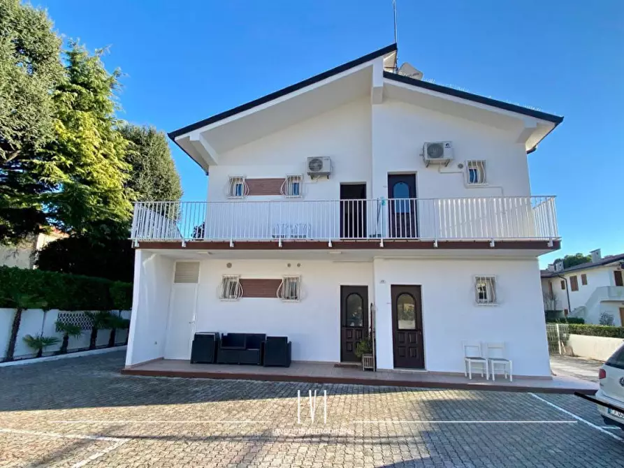 appartamento in vendita a Jesolo in zona Lido