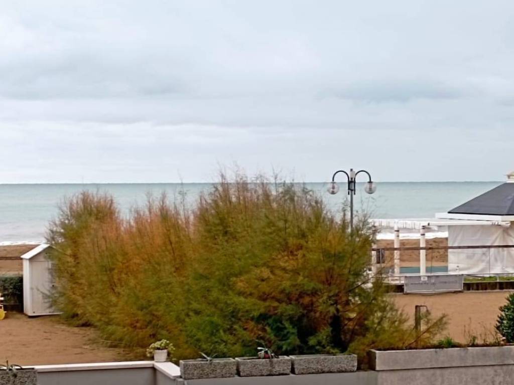 appartamento in vendita a Jesolo in zona Lido