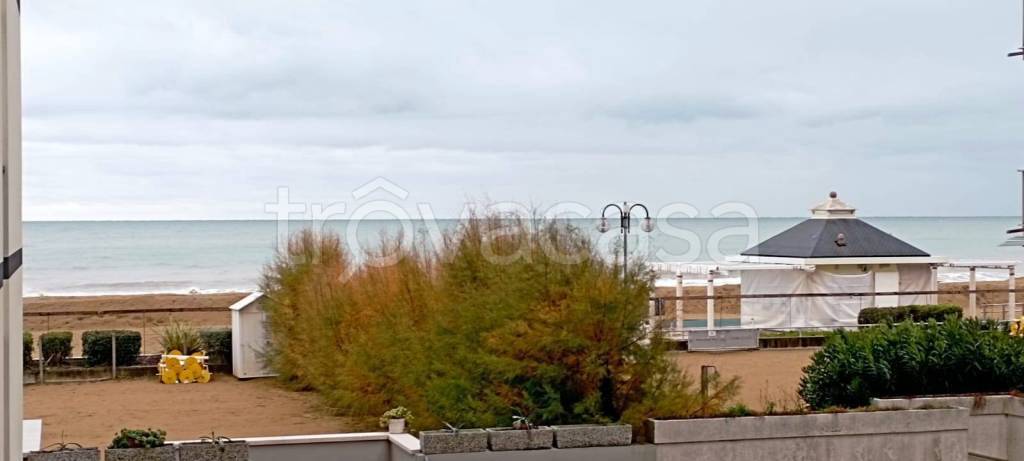 appartamento in vendita a Jesolo in zona Lido