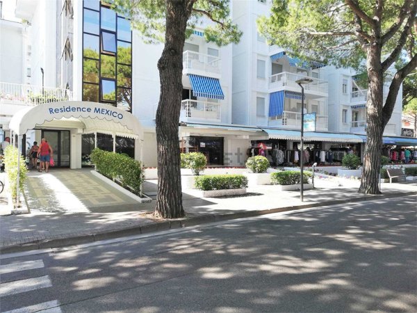 negozio in vendita a Jesolo in zona Lido