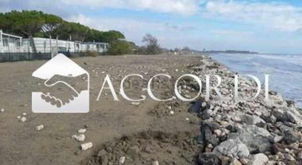 negozio in vendita a Jesolo in zona Lido