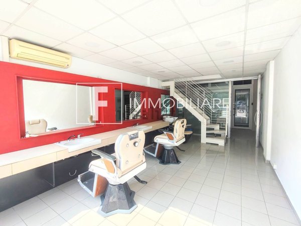 locale commerciale in vendita a Jesolo in zona Lido