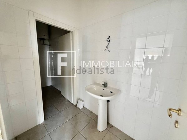 locale commerciale in vendita a Jesolo in zona Lido