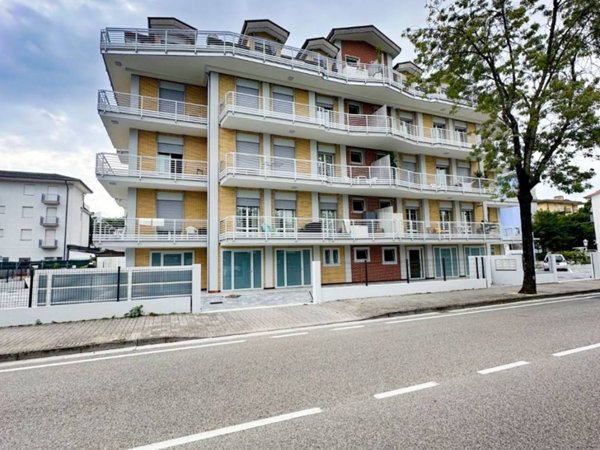 appartamento in vendita a Jesolo in zona Lido