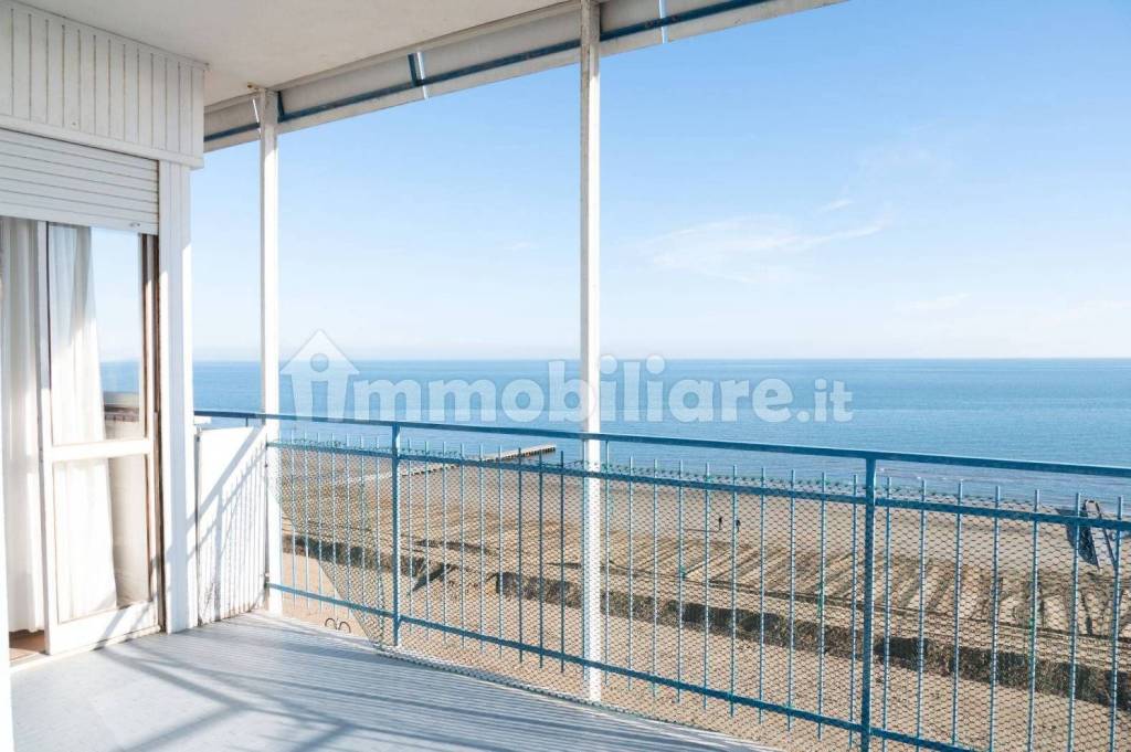 appartamento in vendita a Jesolo in zona Lido
