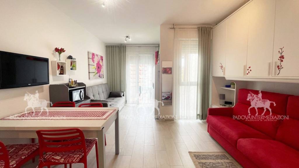 appartamento in vendita a Jesolo in zona Lido