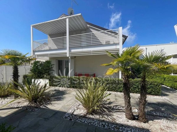 casa indipendente in vendita a Jesolo in zona Lido