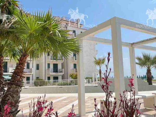 appartamento in vendita a Jesolo in zona Lido