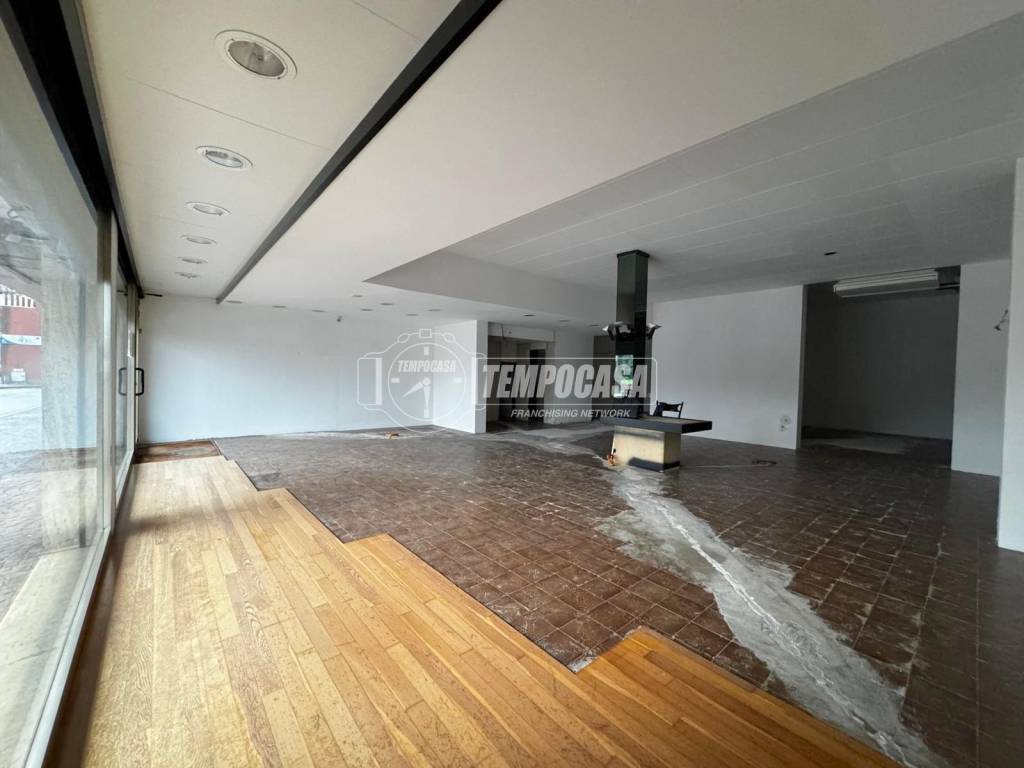 locale commerciale in vendita a Jesolo