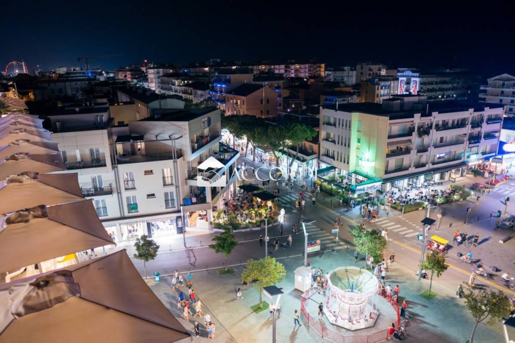 negozio in vendita a Jesolo in zona Lido