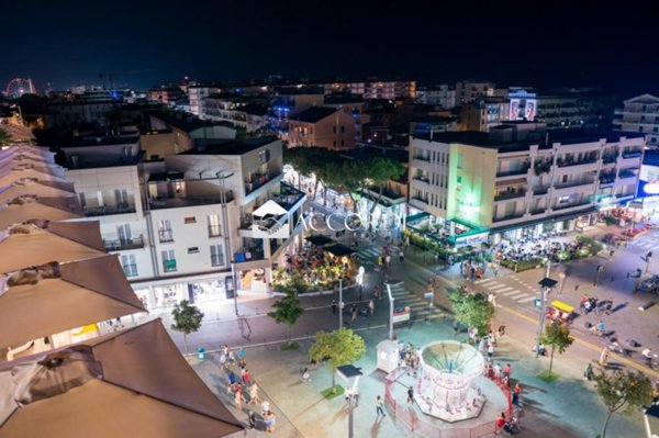 negozio in vendita a Jesolo in zona Lido