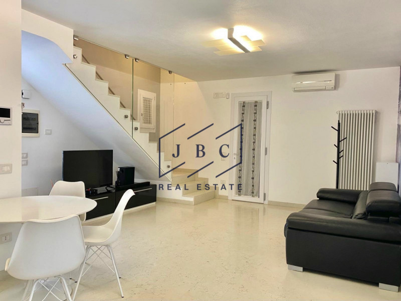 casa indipendente in vendita a Jesolo in zona Lido