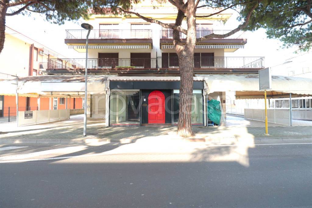 negozio in vendita a Jesolo in zona Lido