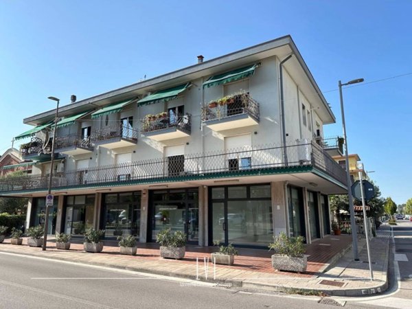 negozio in vendita a Jesolo in zona Cortellazzo