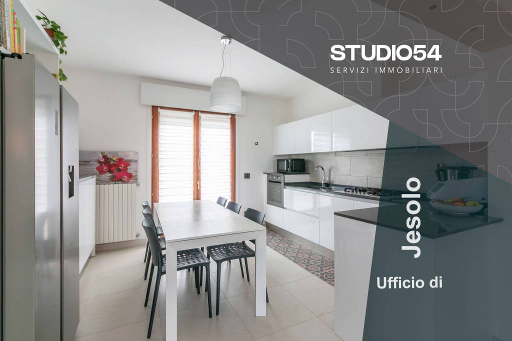 appartamento in vendita a Jesolo in zona Lido