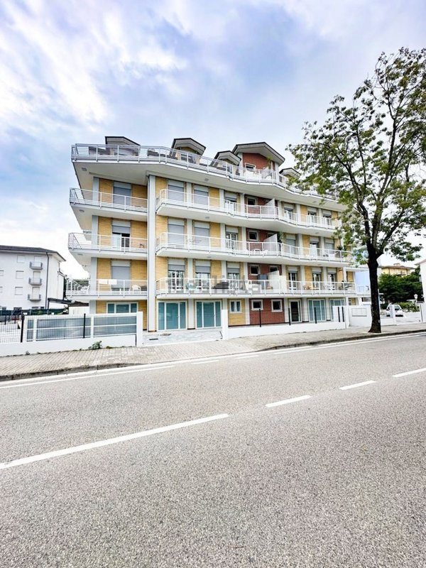 appartamento in vendita a Jesolo in zona Lido