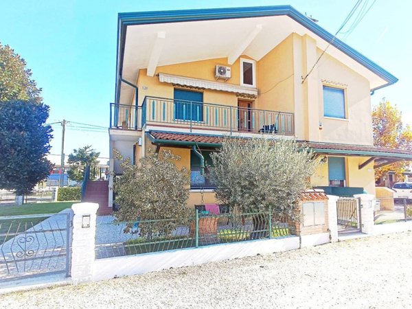 appartamento in vendita a Jesolo in zona Molinato